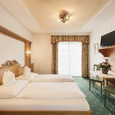 Hotel Hoferwirt Neustift im Stubaital Bagian luar foto