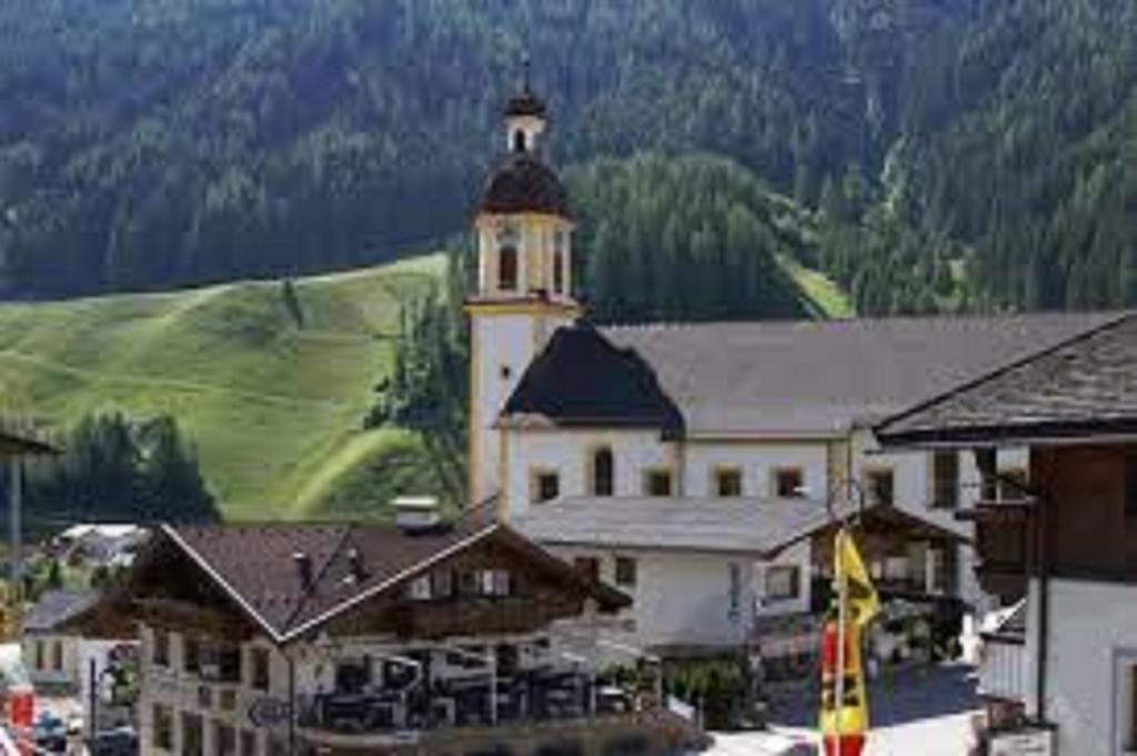 Hotel Hoferwirt Neustift im Stubaital Bagian luar foto