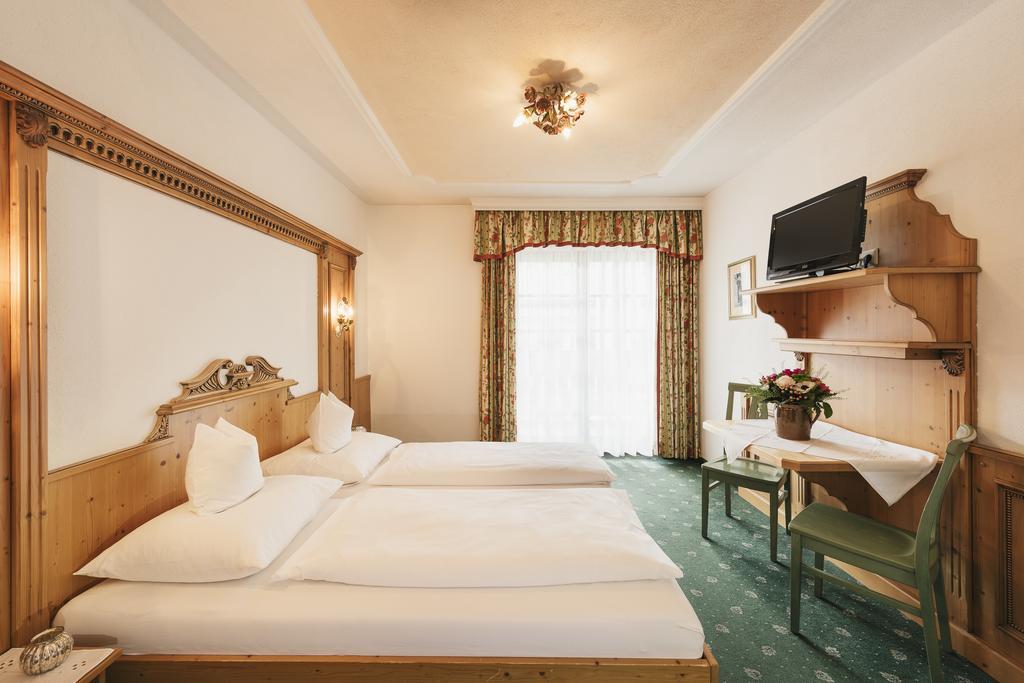 Hotel Hoferwirt Neustift im Stubaital Bagian luar foto