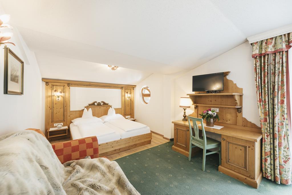 Hotel Hoferwirt Neustift im Stubaital Bagian luar foto