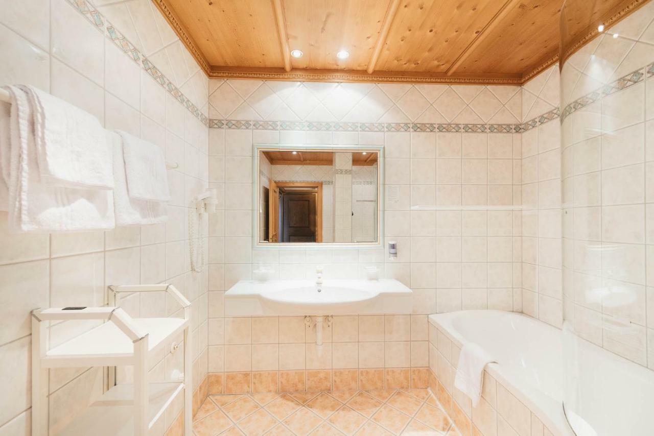 Hotel Hoferwirt Neustift im Stubaital Bagian luar foto